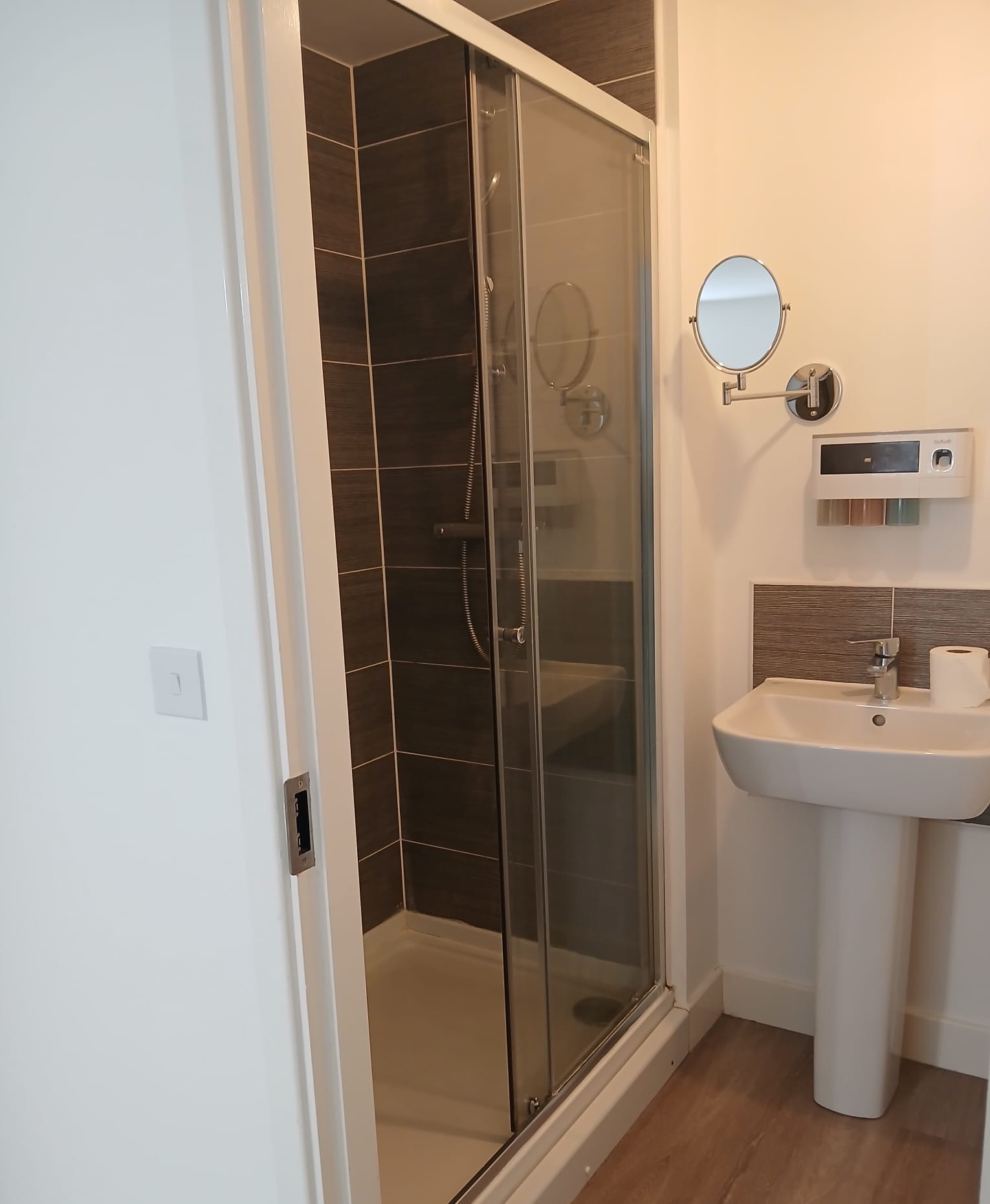 Ensuite Walk-In Shower Enclosure